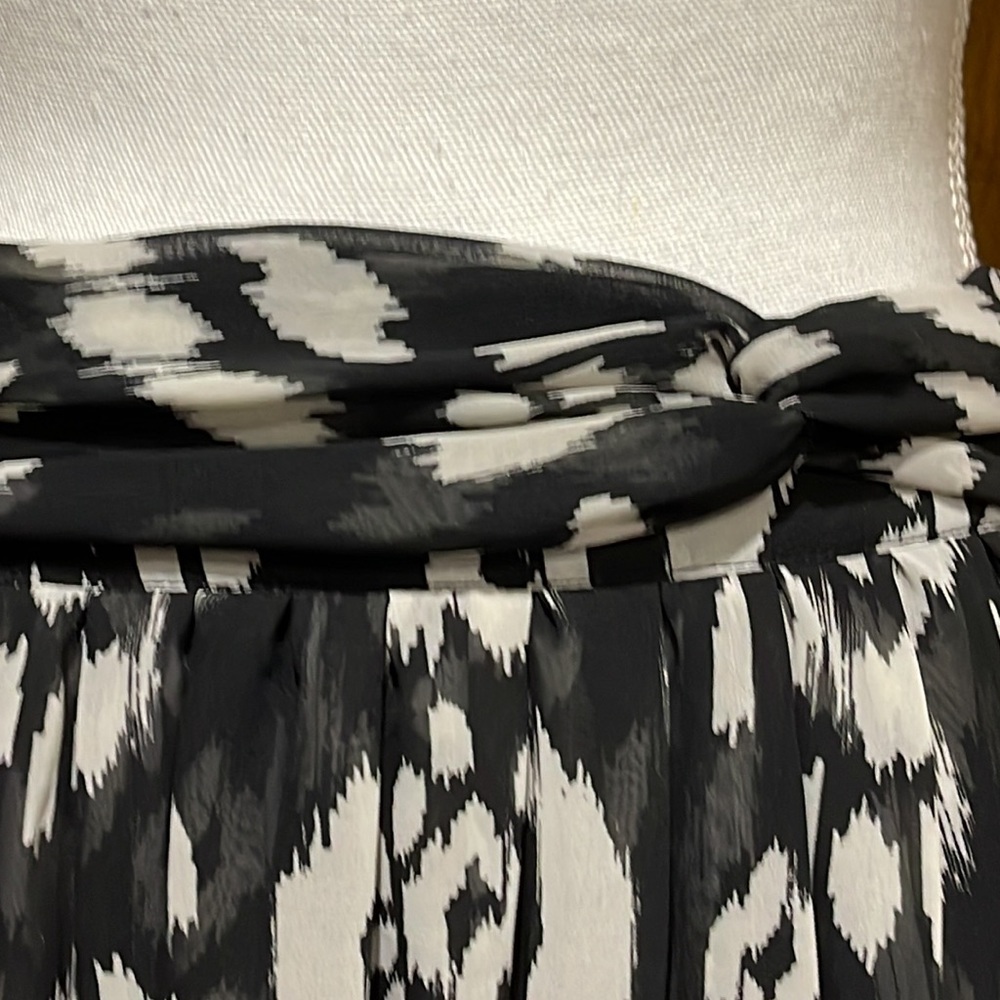 Vince Camuto Black and White Tribal Luxe Flowy Mini Skirt - NWT - Picture 2 of 8